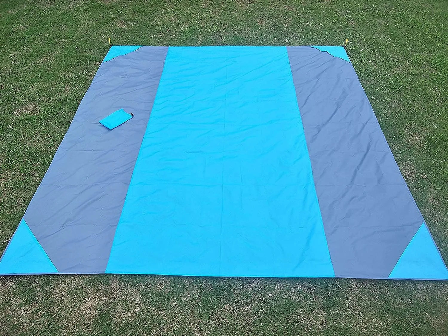 BREENHILL Beach Blanket Oversized, 118"X110" Sandfree Waterproof Outdoor Camping Blanket,Beach Accessories for Travel, Camping, Hiking(Bigbluegray)